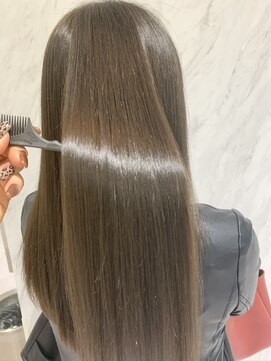 リー 京橋(Lee) 髪質改善ストレート　山下志穂