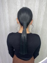 アンダーバー(UNDRvr)&nbsp;タイトローポニー×くるくるウェーブバングヘア