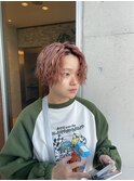 ハイトーンピンク束感ショート爽やかツーブロックマッシュ