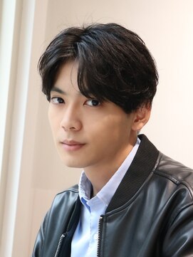 ネイビー(NAVY) ハイナチュラルセンターパート 刈り上げマッシュ