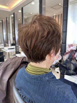 ヘアアンドビューティー クアトロ 戸祭店(QUATRO) レディースショート