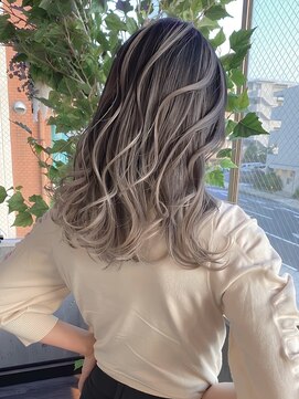 シェルヴ(XELVE) ホワイトグレージュ