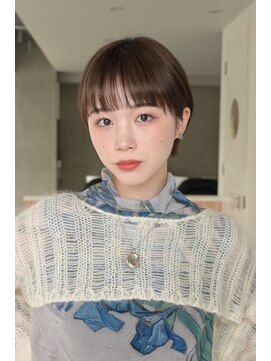 タス(tas) 耳にかけても可愛いコンパクトなショートヘア