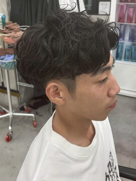 ウェイビーエフティフィフス 横浜西口(WAVEY ft.fifth) 横浜シャドウパーマ緩めスパイラルパーマッシュ強め緩めウルフ