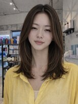 ミリール (Mireel)&nbsp;アッシュブラウン　前髪なし　かきあげ　ナチュラルレイヤー