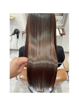 アンジュール(UNJOUR.) 髪質改善縮毛矯正で艶ロング！大人可愛いブラウンカラー