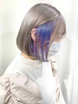ノラキチジョウジ(NORA KICHIJOJI) 切りっぱなしボブ グレーベージュ インナーカラー ブルーグレー
