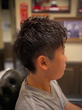 バレス 田町(BALES) [スキンフェード/ツイストスパイラル/田町]