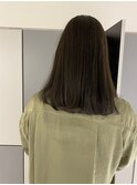 都会的な暗めカラーで透明感