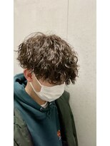 エルオム(EL.HOMME)&nbsp;波巻きパーマ／刈り上げマッシュ