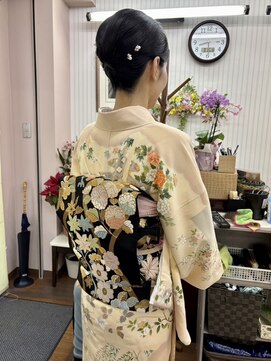 ピクシー美容室 卒業式お母様お着物♪