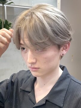 サンクマーケット 渋谷(cinq MARKET) 渋谷メンズハイトーンカラーミルクティーベージュセンターパート