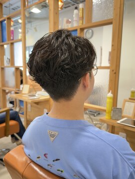 ジジ 宇都宮(Gigi) スパイキーショート/ブルーブラック/フェザーパーマ/宇都宮/鶴田