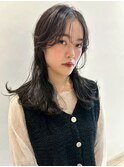 グレージュ 透明感カラー 顔周りカット シースルーバング ツヤ髪