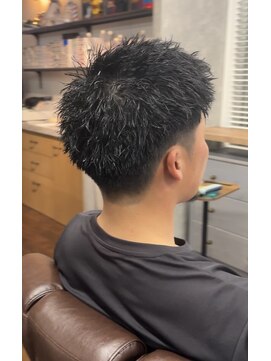 バタクラン(BATACLAN) スパイキー/フェード/ピンパーマ/バーバー/眉毛/メンズ/理容室