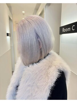 リノ(RLINO) 【名古屋、栄】ボブカット/ミルクティーベージュ