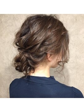 バース プレイス(BIRTH PLACE) ゆるふわローシニヨンの結婚式ヘア☆