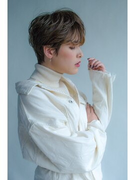 テイ(tei) ジェンダーショート/マッシュショート/ベージュカラー