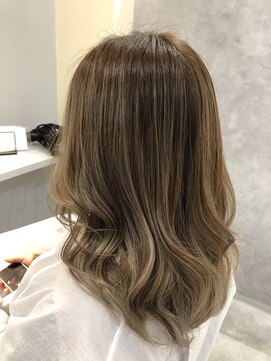 アイディール 心斎橋店(:ideal) 20代30代40代☆ナチュラルベージュバレイヤージュ