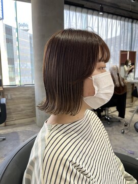 リーオオサカ(Lee Osaka) きりっぱなしボブ/kana