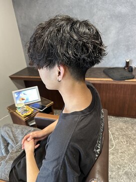 グラフィーサッポロ(Graphy sapporo) 10代　20代　メンズヘア　波巻き　ツイスパ　マッシュ　刈り上げ