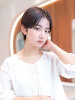 20代30代大人可愛いグレージュカラー斜めバングショートボブ