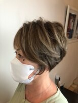 フィックスアップ 銀座(FIX-UP GINZA)&nbsp;白髪ぼかしのショートボブ