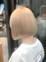 アンバランスオオサカ(UNBALANCE OSAKA)&nbsp;★抜きっぱなしボブ/前下がり/金髪ボブ/ハイトーン【JUNYA】