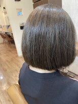 ヴィサージュクルー(VISAGE crew)&nbsp;艶のあるボブ×オリーブ系カラー