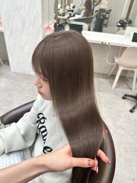 ロンド レア 天神大名店(Lond Le’a) 髪質改善イメチェン外ハネホワイトブロンドワイドバング美髪ケア