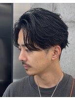 レタッチバイフィフス(RETOUCH by fifth)&nbsp;原宿フェザーパーマメンズパーマルーズパーマセンターパート30代