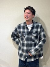 メンズカット/メンズパーマなら〈高橋〉のお任せ。ON OFF切り替えられる、大人男性ならではのデザインに。