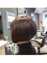 シャルムヌーボー(charmes nouveau)&nbsp;エッジのきいた前下がりボブ