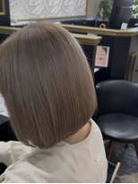 ドクターズサロン レラパール&nbsp;切りっぱなしボブ/丸みシルエット/くすみベージュ/透明感カラー