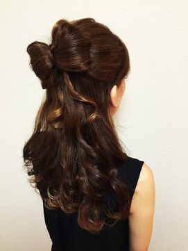 ココバイファニック(Coc. by funic) ヘアセット×リボン 【関内】
