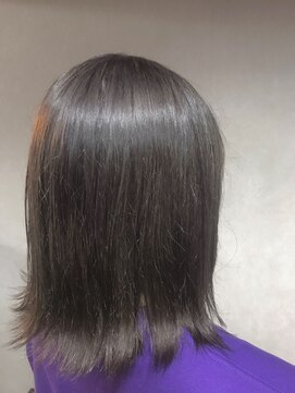 ゴート(GOAT) 透明感ツヤ感ミルクティーグレージュ/10代20代/アニメ2次元/原宿