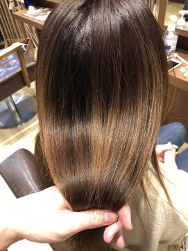 ブランシェ神領店 感動のツヤ☆髪質改善ストレート☆《高橋》