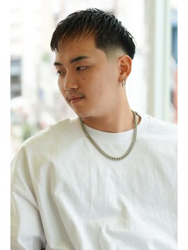 にもう クロップローフェードカット１