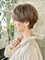 大人ショートレイヤー／白髪ぼかしハイライト／表参道／30代40代