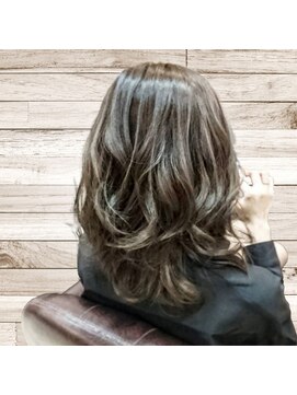 アクアヴィタエ(Aqua vitae) 20代、30代ハイライトカラー