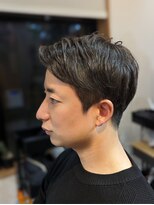 2ブロックなしの耳出しショート