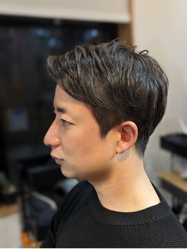 ヴァラ(VOILA) 2ブロックなしの耳出しショート