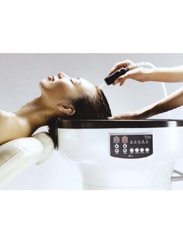 《使用薬剤はすべてオーガニックを使用》こだわりの薬剤でダメージを受けた髪も、艶やかでしなやかな質感に