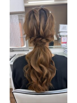 リレーション(Relation) ローポニーテール