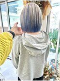 アンブレラペールブルー×ハイトーンカラー×切りっぱなしボブ