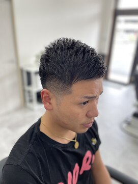 ベガ(VEGA) ツーブロック、ローフェード