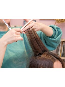 髪に優しい薬剤を揃えているので色持ちも、スタイルの持ちもばつぐん◎サロン帰りのスタイル長続き☆
