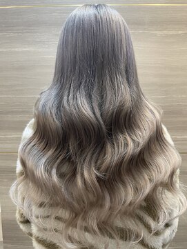 ラビス クローバー(Lovis clover) 魅力倍増カール セミディ