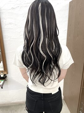 ニュウニュウ(NIU NIU) 羽エクステ×コントラストハイライト