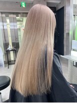 イキ 表参道(iki omotesando)&nbsp;デザインカラー／レイヤーカット/ウェットヘア/オリーブベージュ